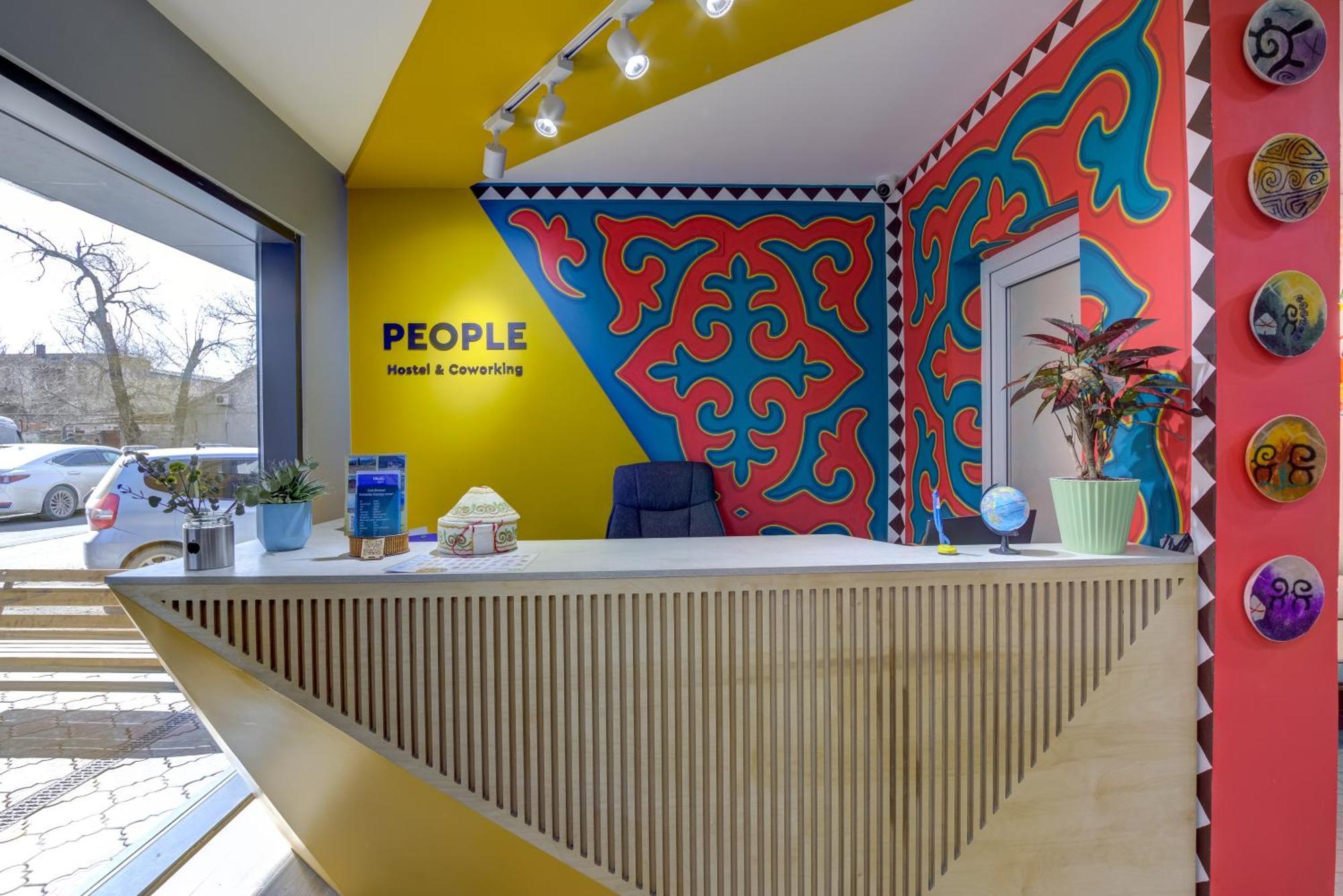 People Hostel & Coworking Бишкек Экстерьер фото