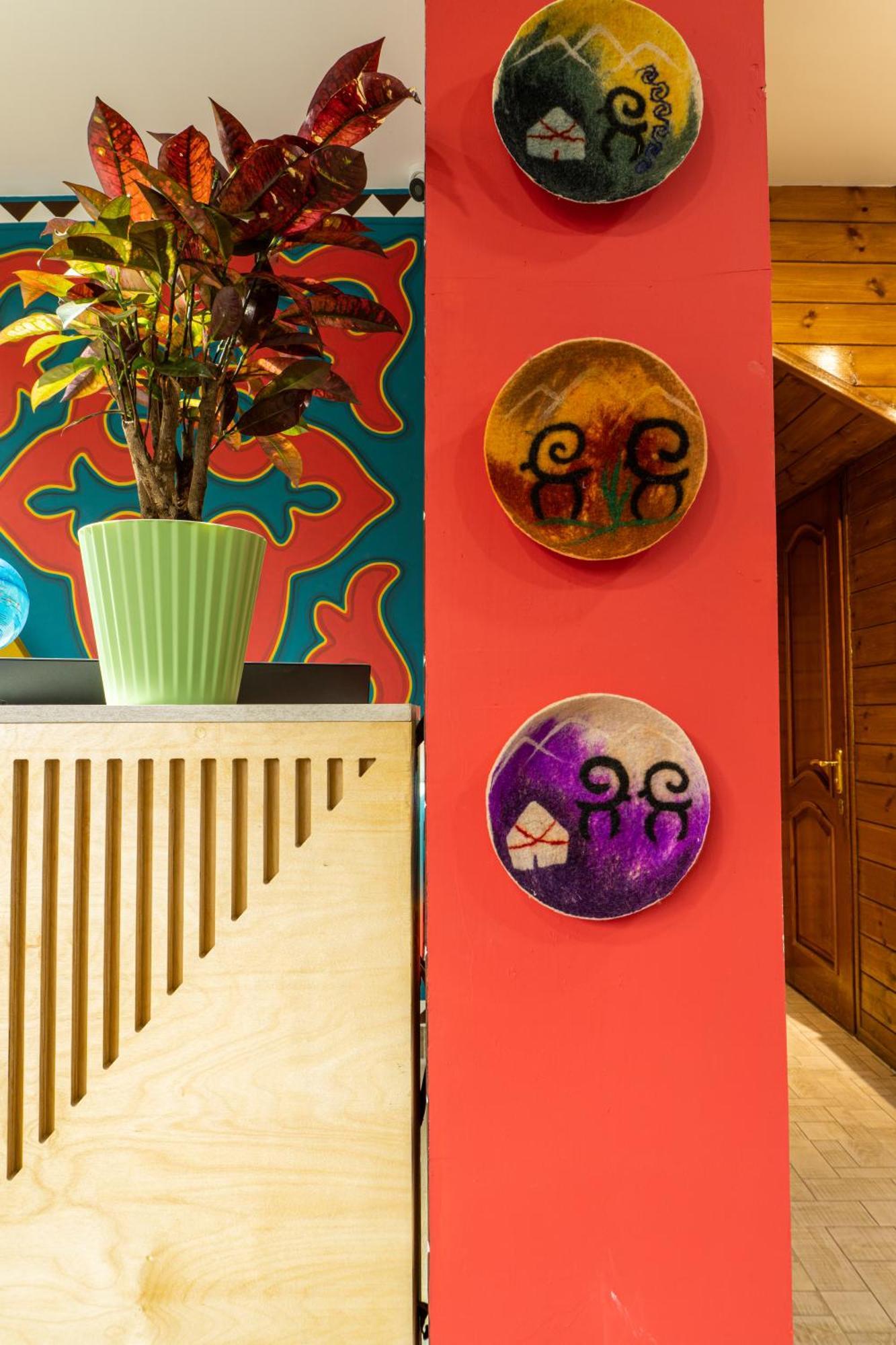 People Hostel & Coworking Бишкек Экстерьер фото
