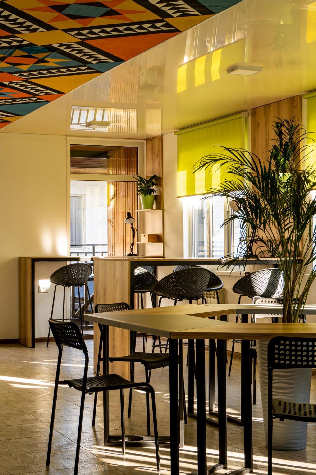 People Hostel & Coworking Бишкек Экстерьер фото